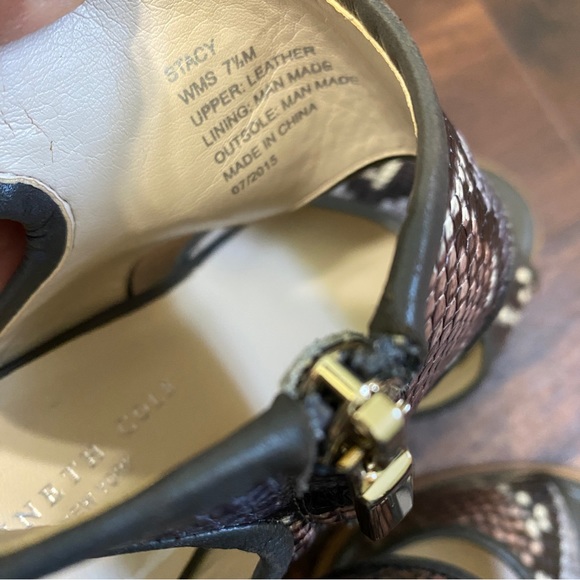 Kenneth Cole Snake Print block heels size 7.5 - Picture 3 of 10